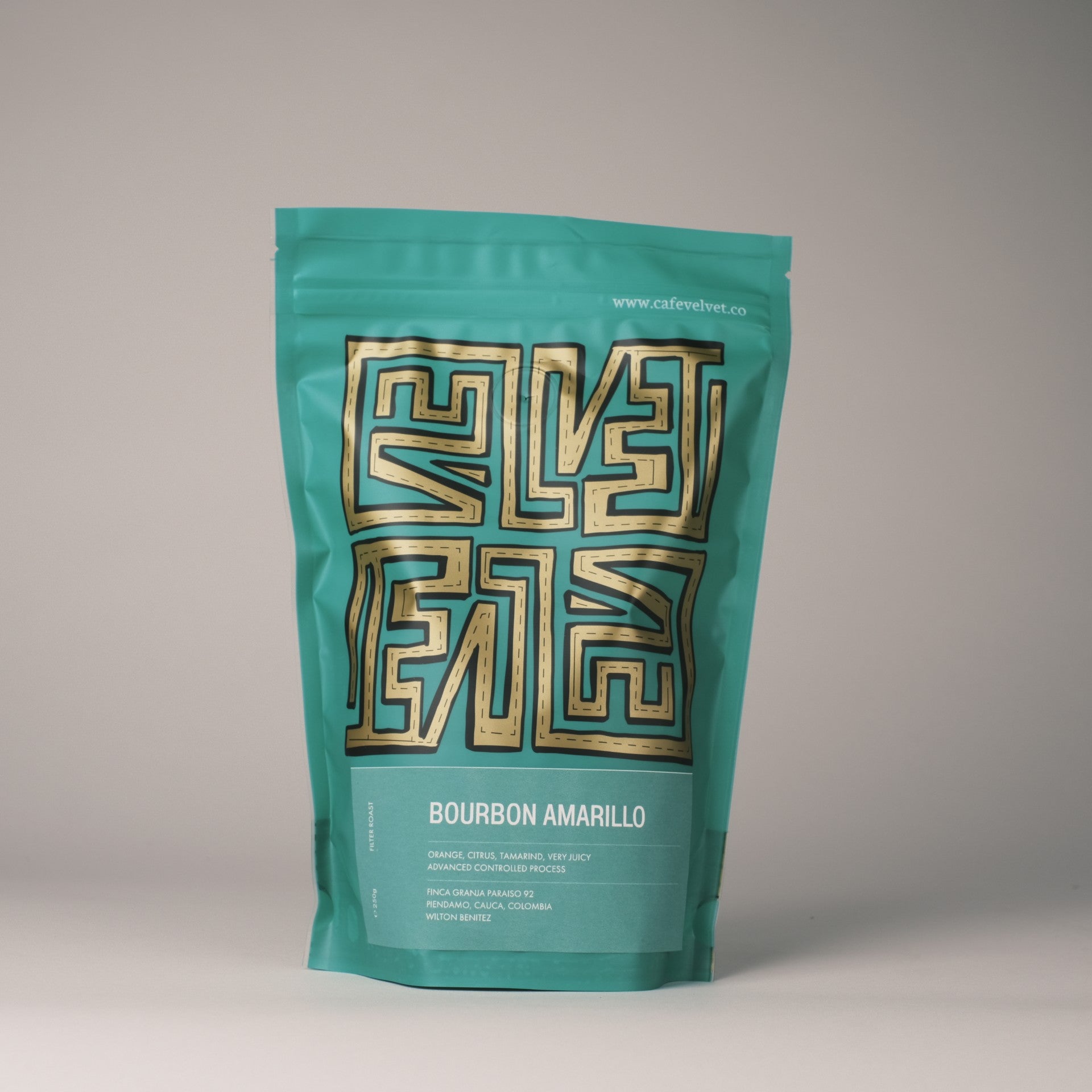 MICROLOT BOURBON AMARILLO by Wilton Benitez
